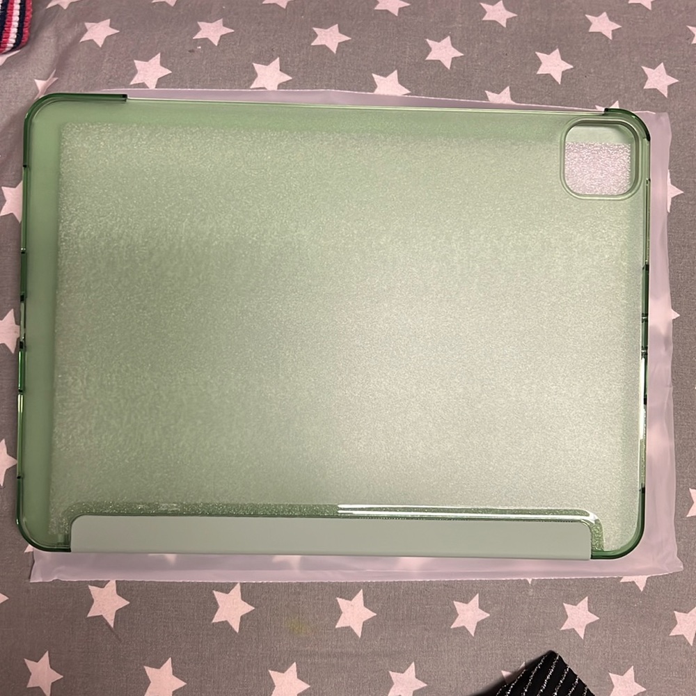 iPad Pro 11” forest green case
